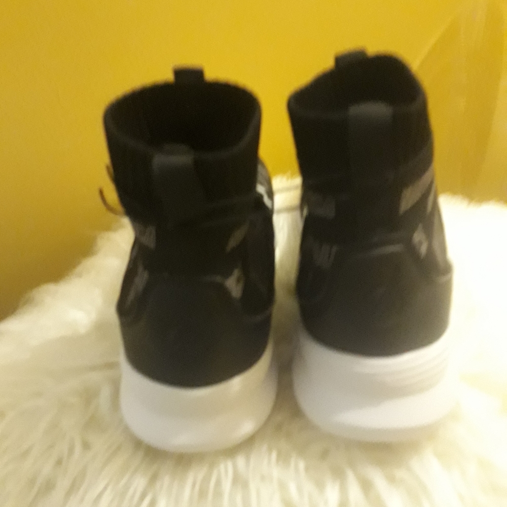 New Nautica Sneakers Size 10 - Picture 2 of 5